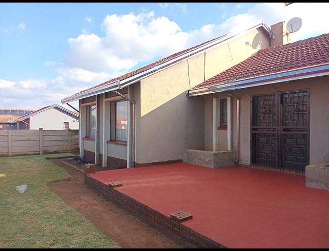 4 BEDROOM HOUSE FOR SALE IN BEVERLY HILLS